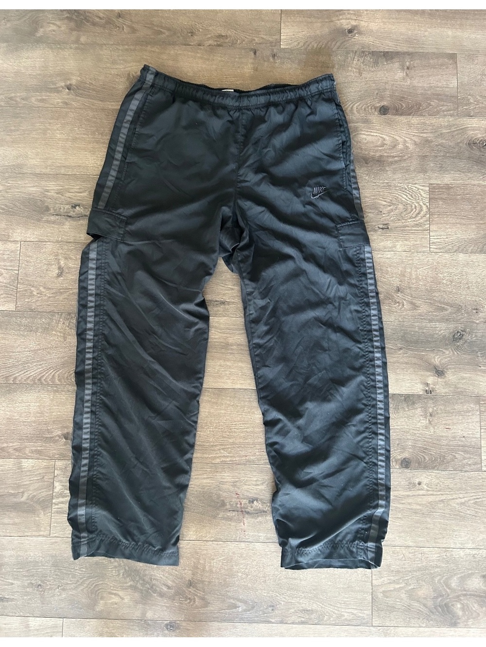 vintage nike men’s black windbreaker track pants size L